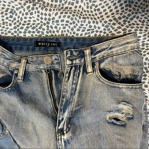 White Fox Australian Size 8 Ripped Boyfriend Jeans